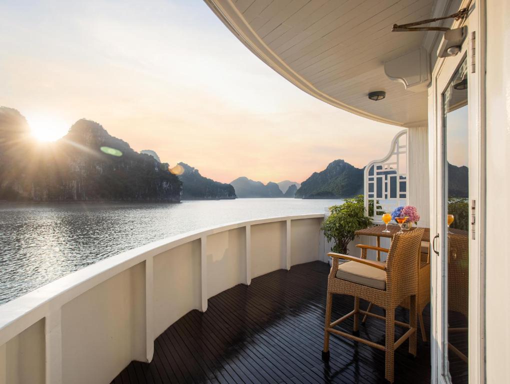 Au Co Suite with Terrace 2 Days 1 Night