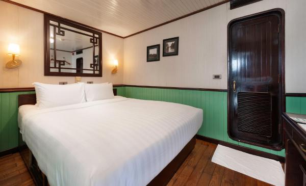 Deluxe Double Room with Sea View – 2 Days 1 Night