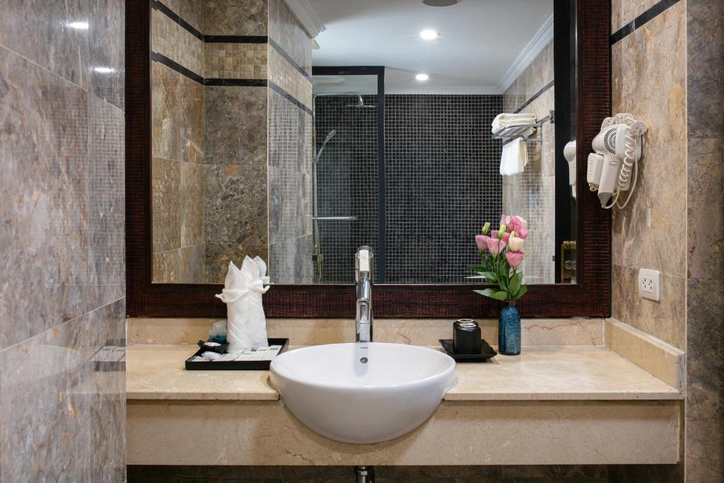 Phòng Superior Giường Đôi – Không Có Cửa Sổ