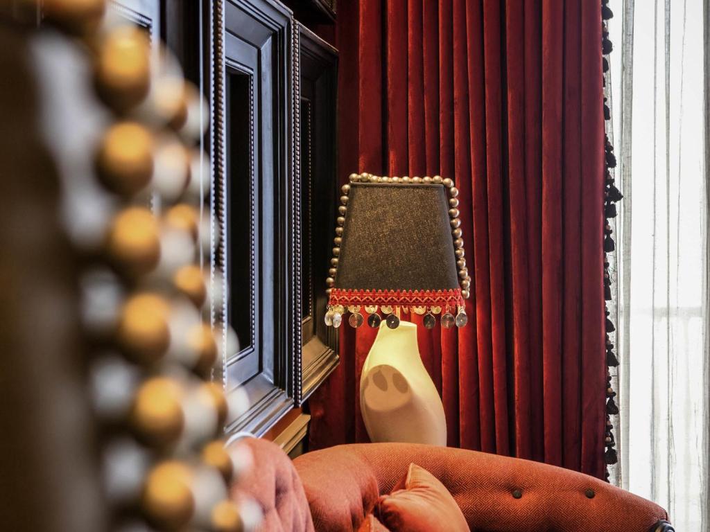 Suite Deluxe Có Giường Cỡ King