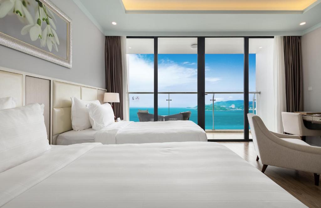 Studio Twin Oceanfront View
