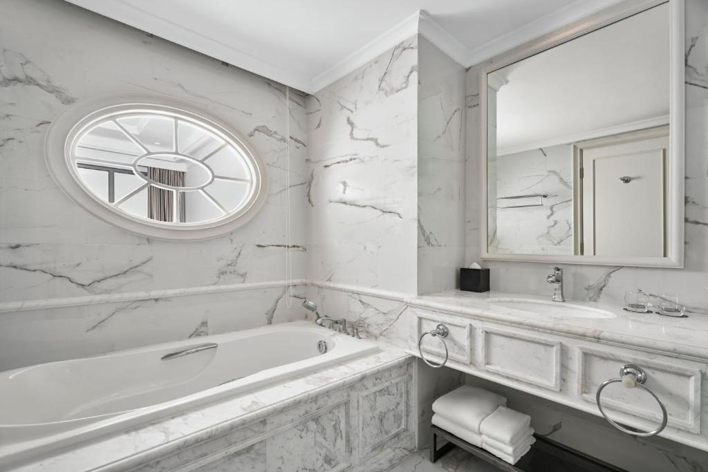 Phòng Deluxe Có Giường Cỡ King Nhìn Ra Thành Phố