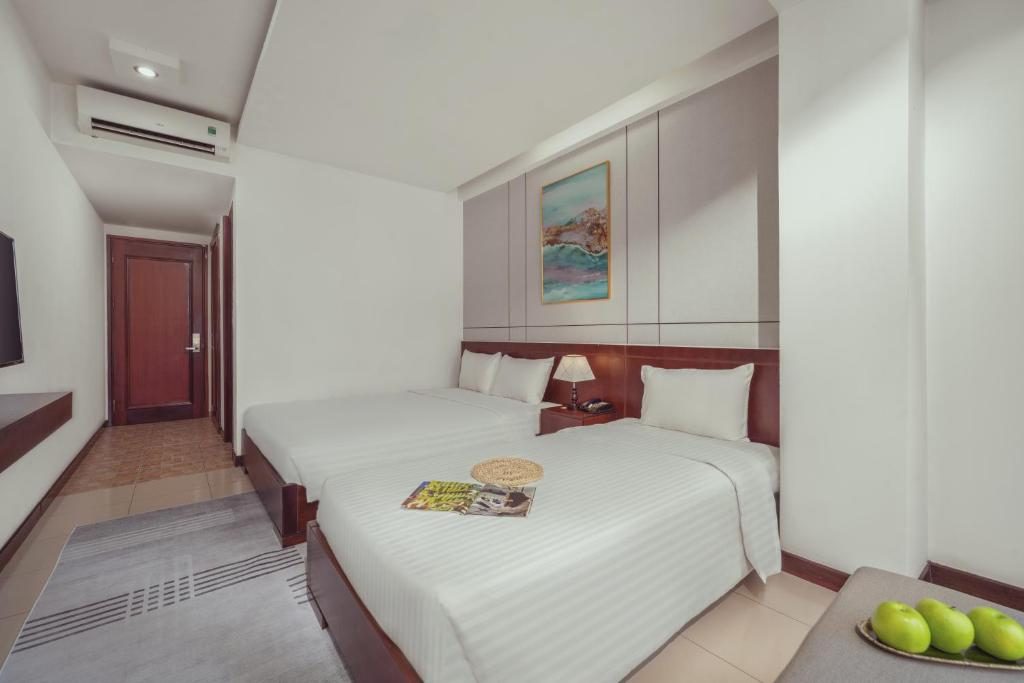 Phòng 3 Người Nhìn Ra Thành Phố