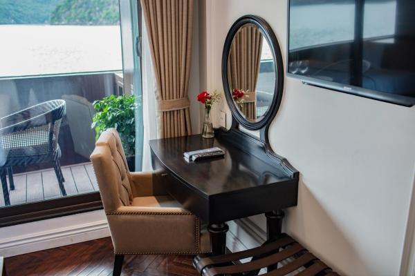 Suite Junior Có Ban Công Riêng – 2 Ngày 1 Đêm