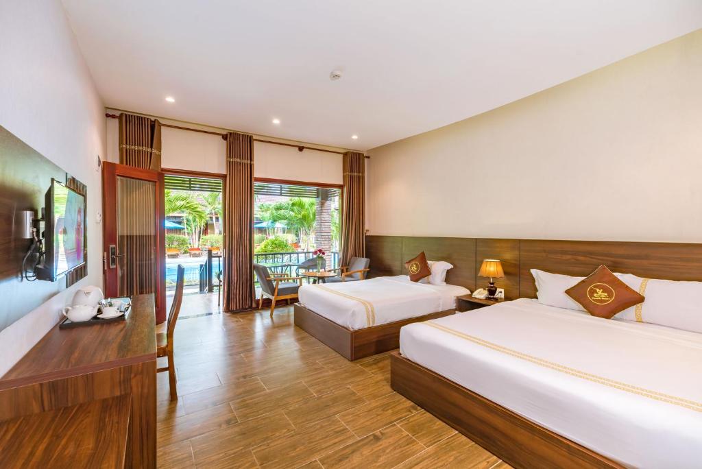 Phòng 3 Người Nhìn Ra Hồ Bơi