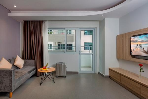Phòng Deluxe Giường Đôi Có Ban Công
