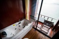 Suite Có Giường Cỡ King Và Bồn Tắm Spa