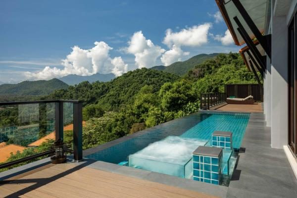 Three-bedroom Seaview Hillside Villa with Heated Pool