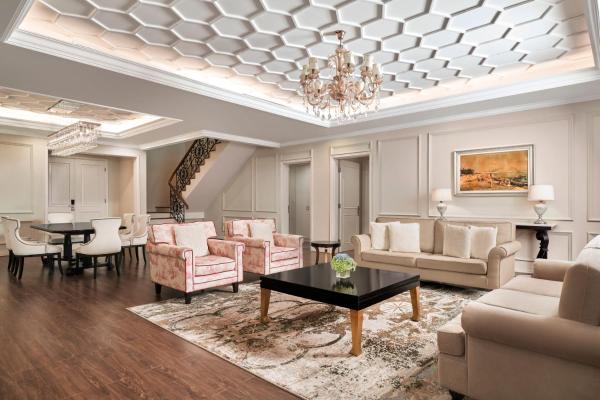Biệt Thự 4 Phòng Ngủ Nhìn Ra Biển Có Hồ Bơi Riêng