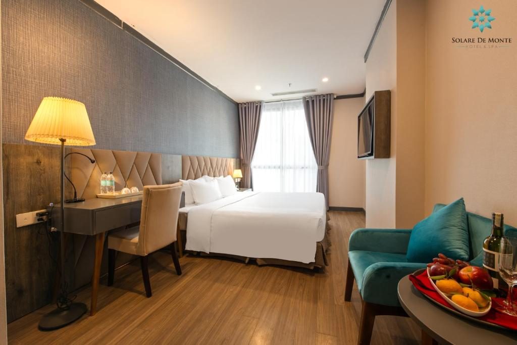 Premier City View with Bathtub