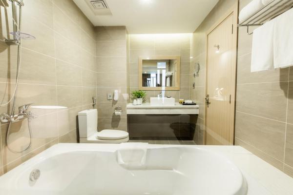 Phòng Deluxe Giường Đôi Nhìn Ra Biển