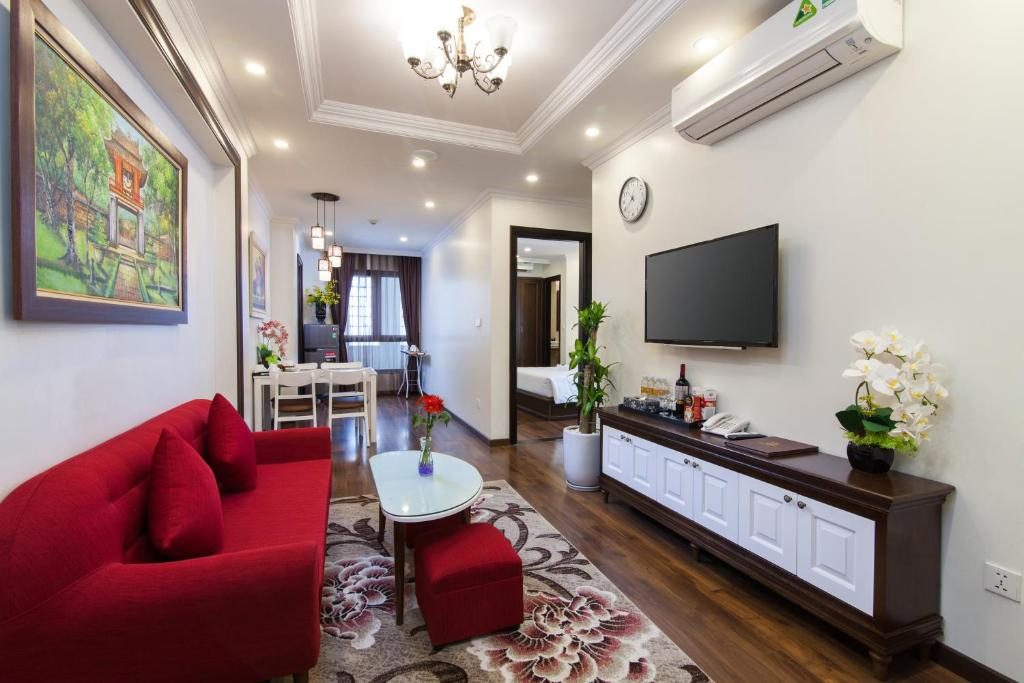 Grand Connecting Suite with Window