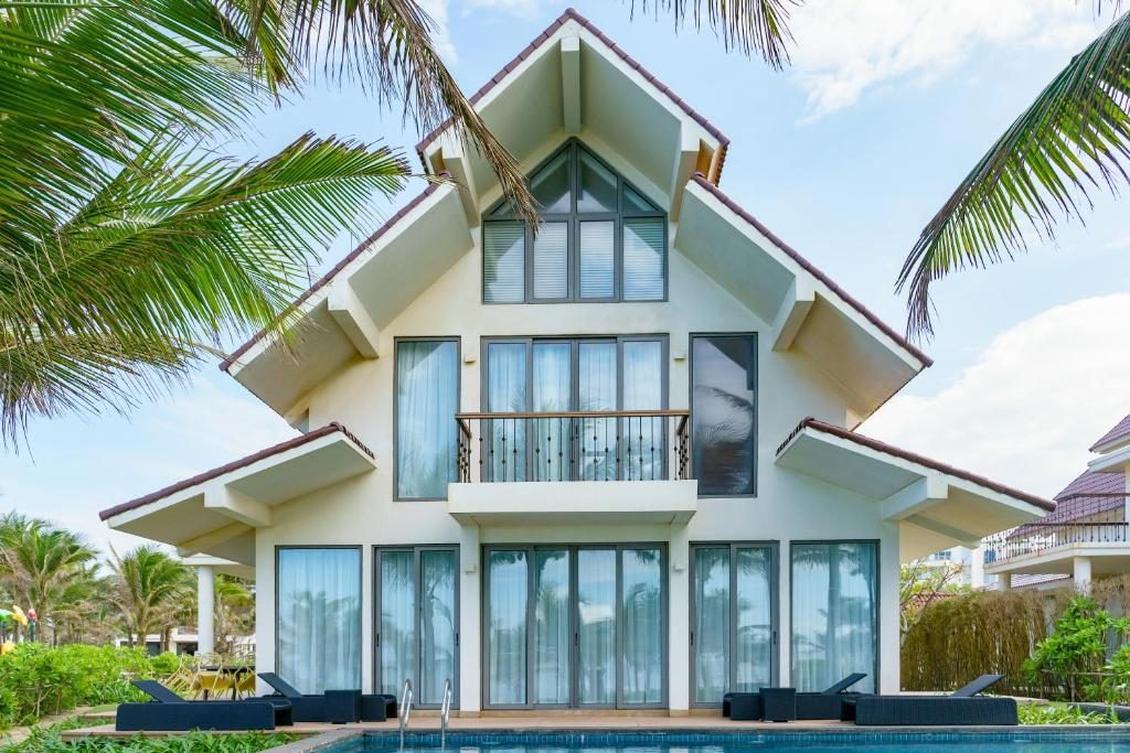 Five-Bedroom Garden View Villa with Private Pool