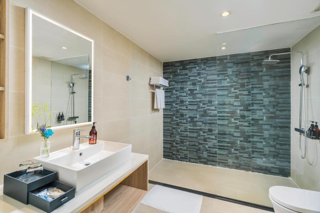 Three Bedroom Executive Suites includes unlimited Jjimjilbang Spa