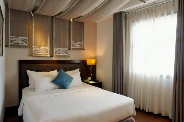 Junior Deluxe (Daily free Minibar & (1) time Afternoon Tea)