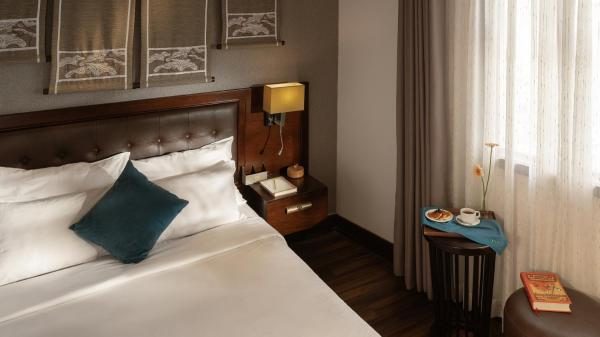 Junior Deluxe (Daily free Minibar & (1) time Afternoon Tea)