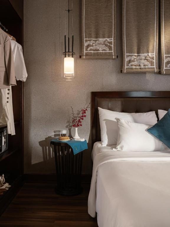 Connecting Room (Daily free Minibar & (1) time Afternoon Tea)