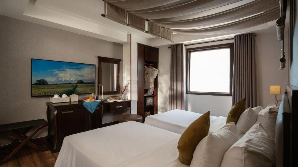 Connecting Room (Daily free Minibar & (1) time Afternoon Tea)