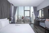 Corner Suite with City View