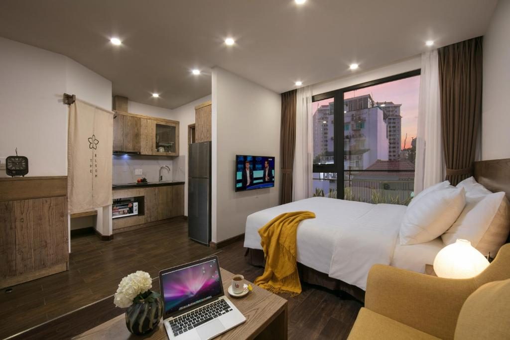 Executive Deluxe Studio with Bathtub and Kitchen