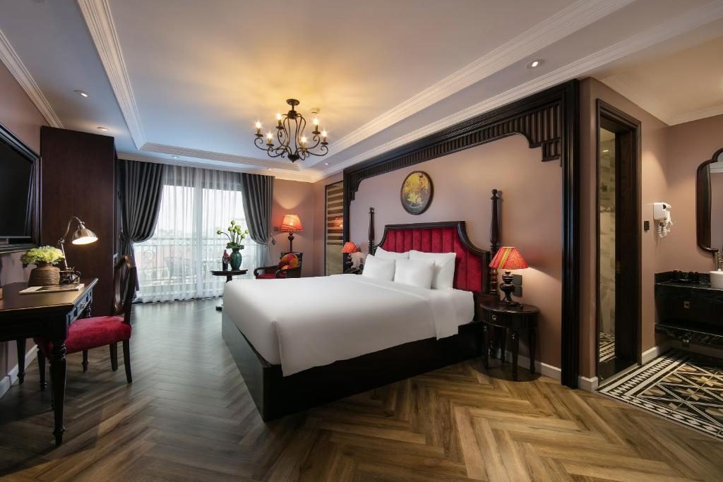 Suite Hạng Hoàng Gia Có Ban Công