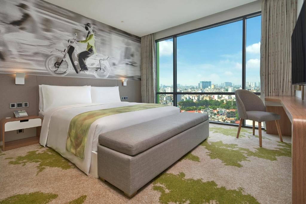 One-Bedroom Suite with Sofa Bed and City View