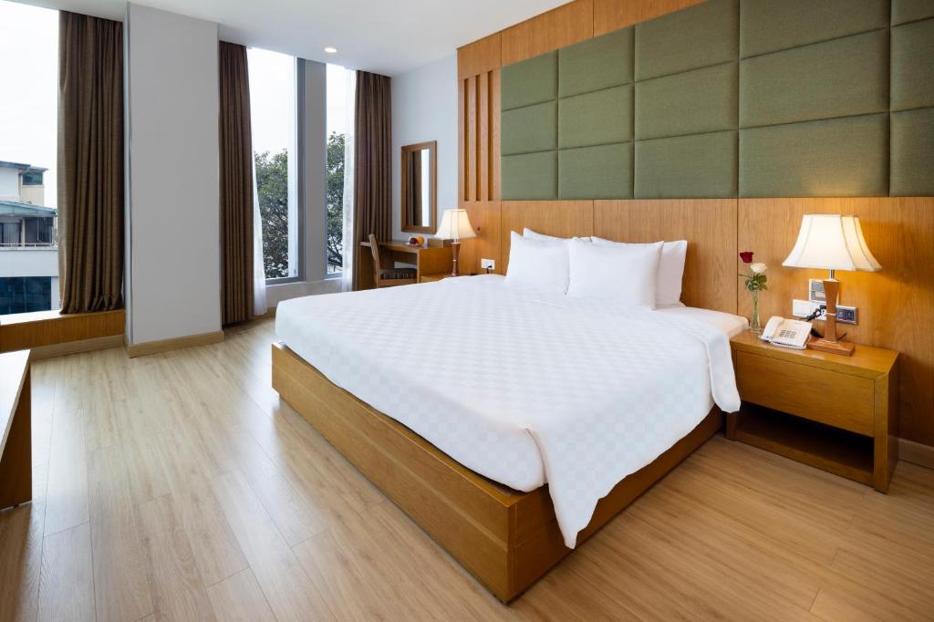 Suite Eden với tầm nhìn ra thành phố và trà chiều hàng ngày