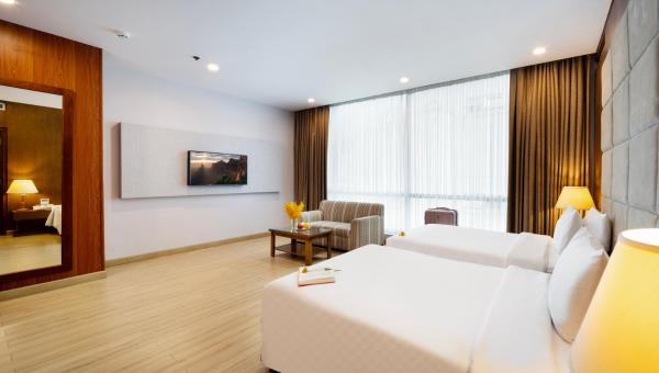 Suite Junior 2 Người + Minibar Miễn Phí