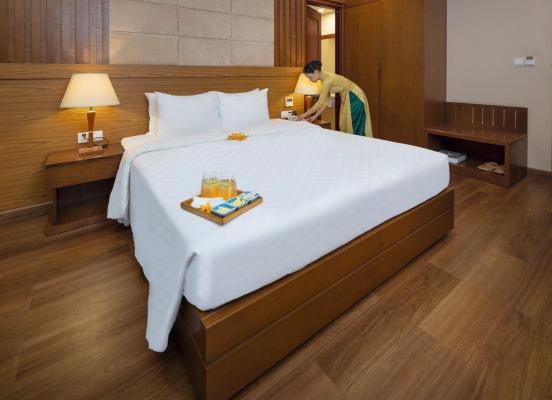 Suite Junior 2 Người + Minibar Miễn Phí
