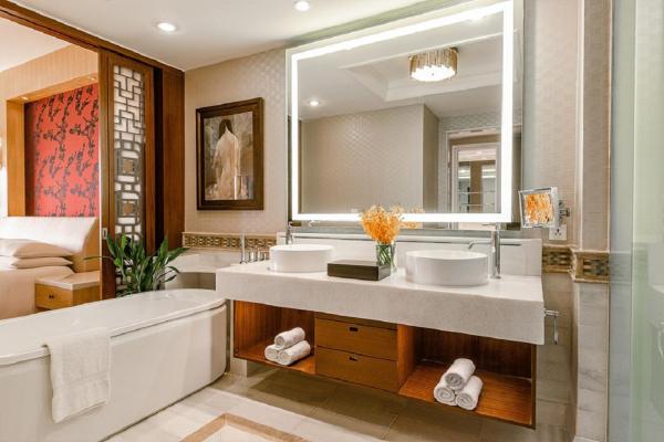 Phòng Cổ Điển Grand 2 Giường Đơn Nhìn Ra Biển – Hút Thuốc