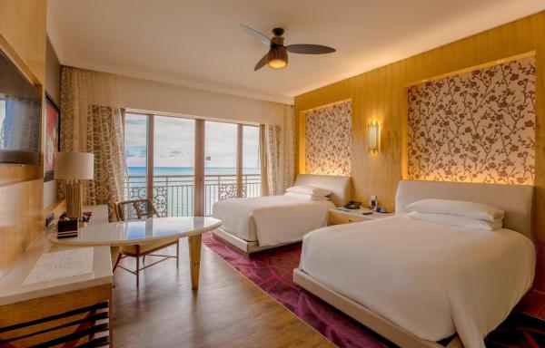 Phòng Cổ Điển Grand 2 Giường Đơn Nhìn Ra Biển – Hút Thuốc
