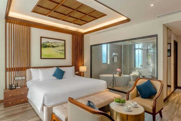 Biệt Thự Hạng Tổng Thống Có 5 Phòng Ngủ, 3 Giường Cỡ King Và 4 Giường Đơn – Hồ Bơi Riêng/Nhìn Ra Biển