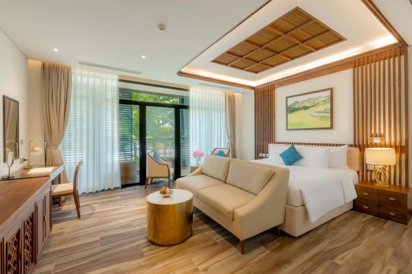 Biệt Thự Hạng Tổng Thống Có 5 Phòng Ngủ, 3 Giường Cỡ King Và 4 Giường Đơn – Hồ Bơi Riêng/Nhìn Ra Biển