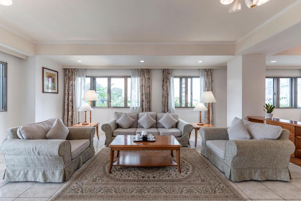 Suite Deluxe 4 Phòng Ngủ