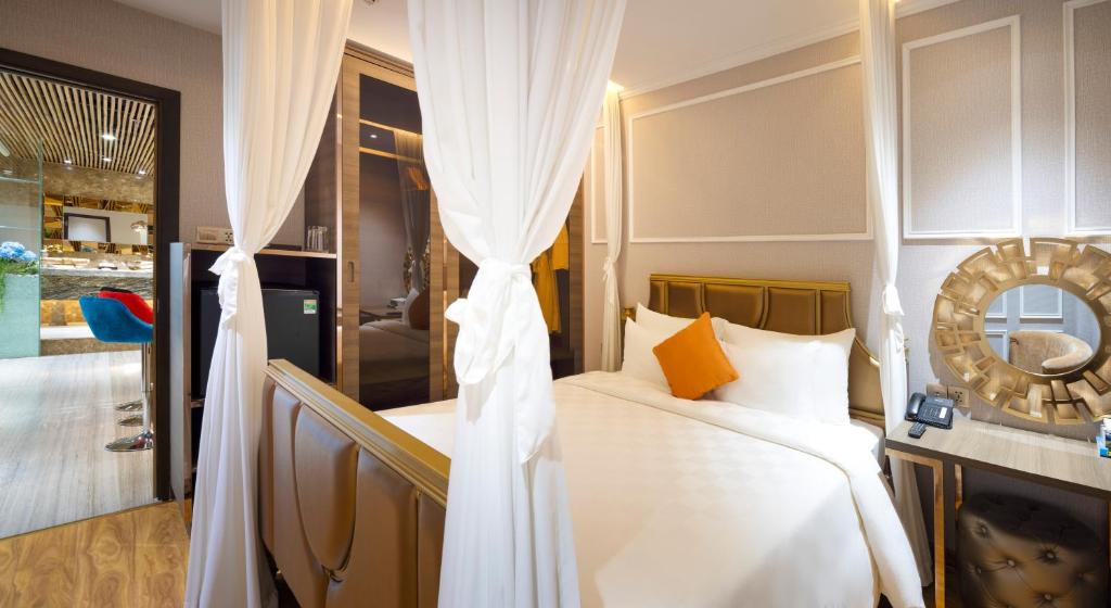 Signature Suite Two-Bedroom City View – Free Minibar & Afternoon Tea