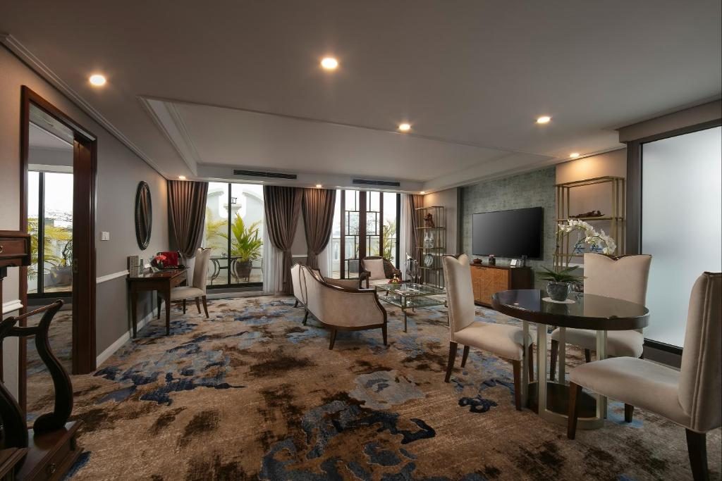 Suite O’Presidential Nhìn Ra Hồ Nước
