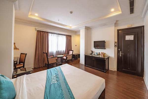 Premier Double River View