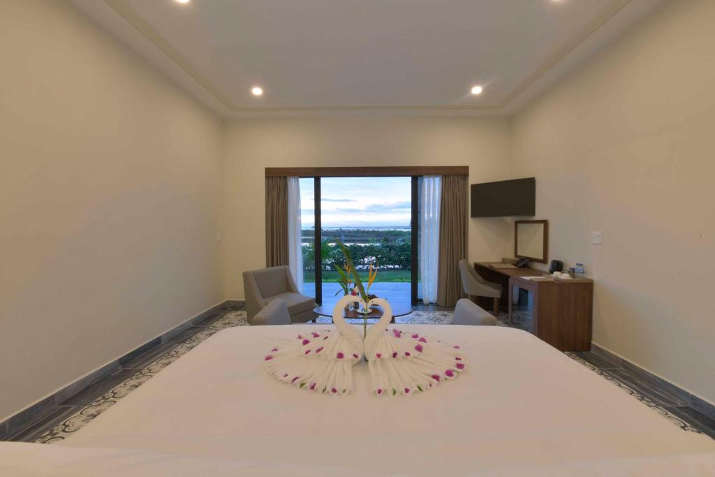 River & Lake View Villa