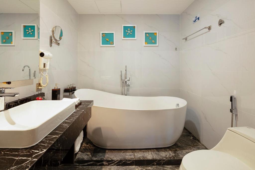 Phòng Deluxe Giường Đôi/2 Giường Đơn Nhìn Ra Thành Phố