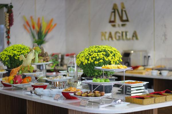 Phòng Deluxe Giường Đôi Nhìn Ra Thành Phố