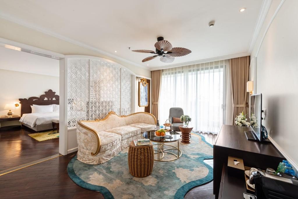 Suite Giường Đôi Có Ban Công Và Tầm Nhìn Ra Núi