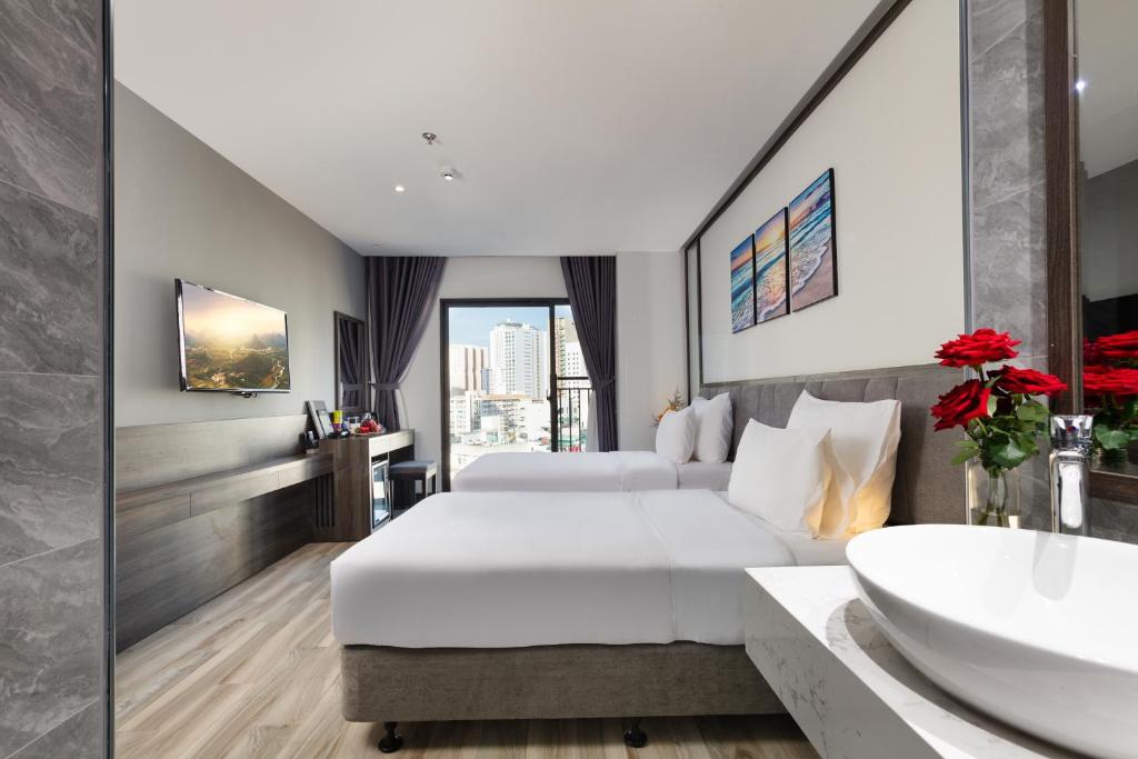 Phòng Deluxe Giường Đôi Với Ban Công và Tầm Nhìn Ra Biển