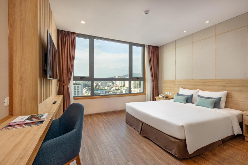 Phòng Deluxe Giường Đôi Nhìn Ra Thành Phố