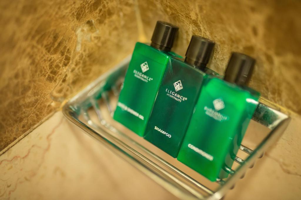 Phòng Deluxe Giường Đôi Có Cửa Sổ Và Tầm Nhìn Ra Khu Vực Lân Cận