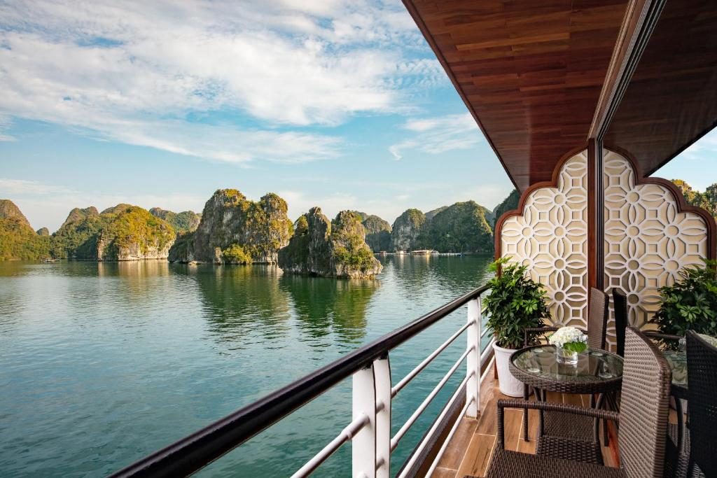 Suite Thông Nhau Qua Cửa Nối Với Ban Công Riêng – 2 Ngày 1 Đêm