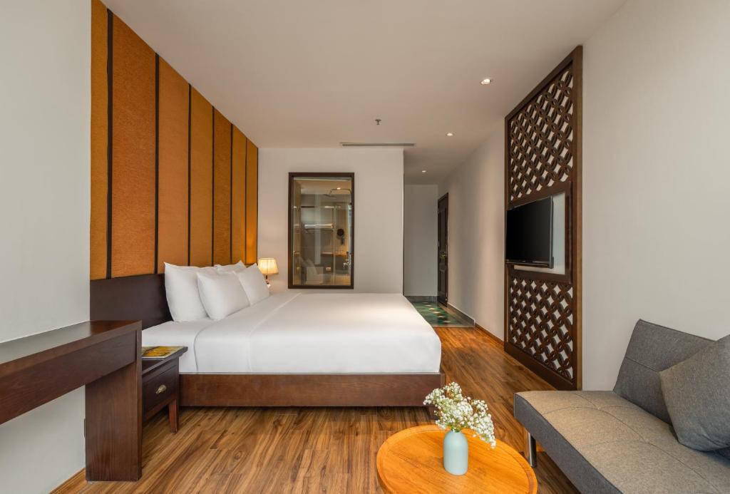 Phòng Deluxe Giường Đôi Có Ban Công