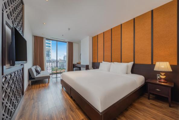 Phòng Deluxe Giường Đôi Có Ban Công