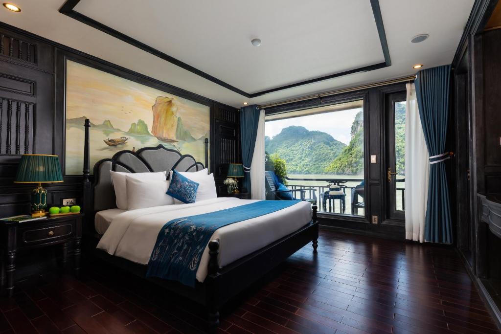 Suite Lan Hạ Có Ban Công Riêng – 2 Ngày 1 Đêm
