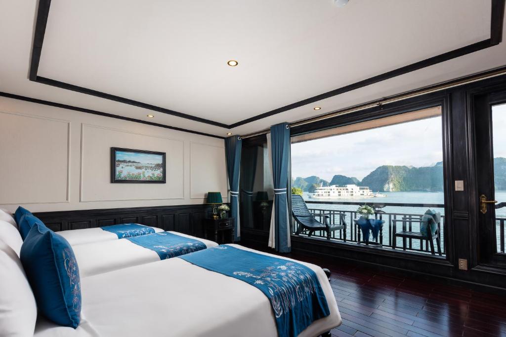 Suite Lan Hạ Trio Có Ban Công Riêng – 2 Ngày 1 Đêm