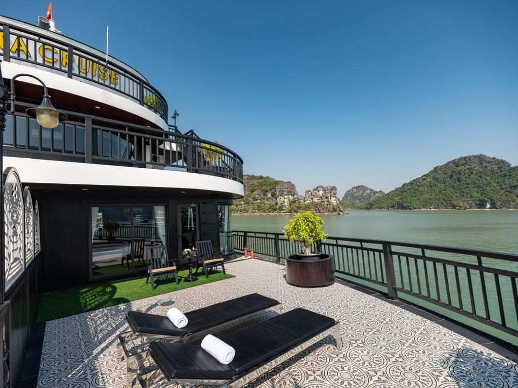 Suite Hạng Tổng Thống Với Sân Hiên Riêng